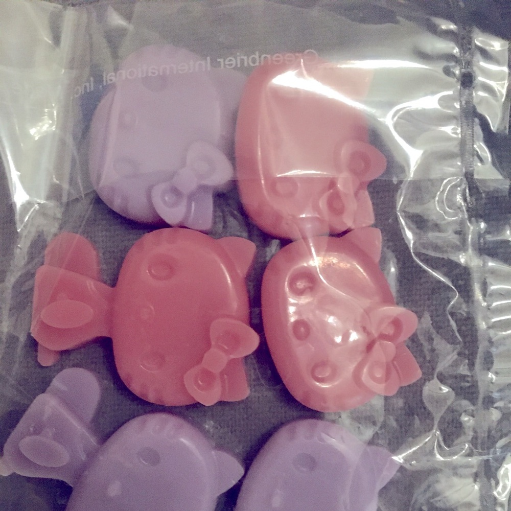 Hello kitty wax melts